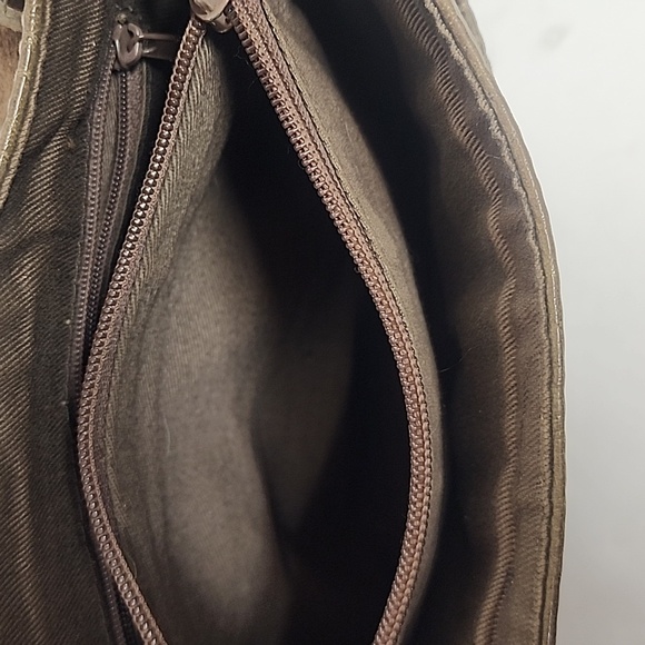 Vintage Distressed Olive Green Leather Unisex Crossbody Messenger SaddleBag - Picture 7 of 10